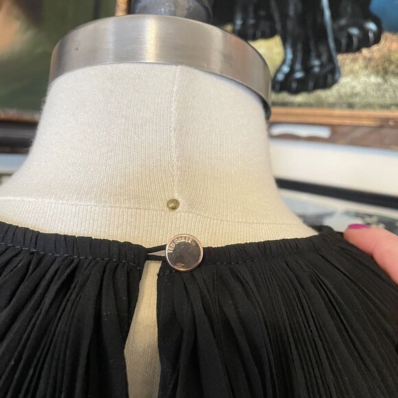 NWT Ted Baker Black Pleated Cap Sleeve Cocktail Dress With Back Zip Decor Size 4 - Picture 6 of 13